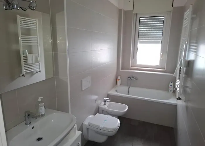 Maison d'hôtes Airport Palese Deluxe 28 3*